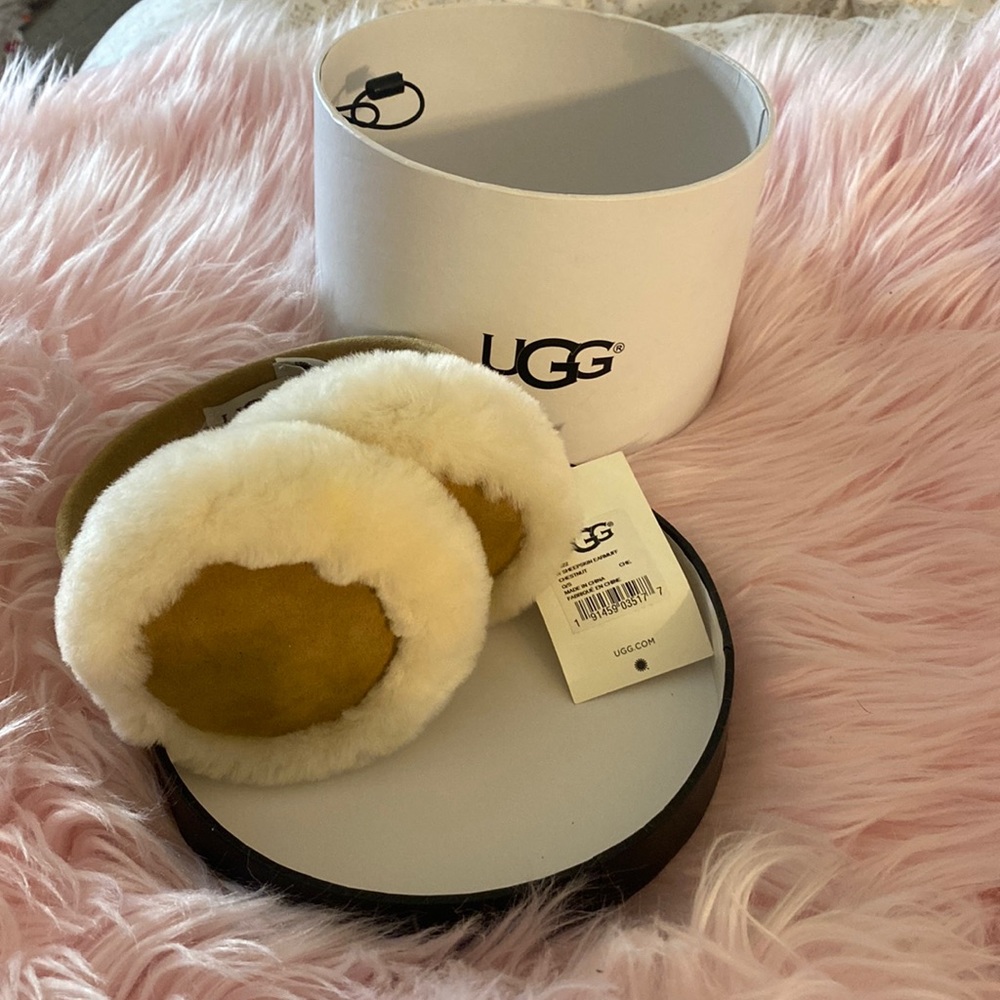 Brand new UGG size small ear muffs